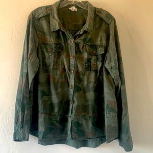 TRIBAL JEANS  Women Long Sleeve Button-Down  Camo Shirt Size Large